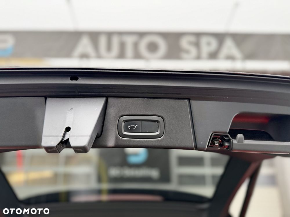 Volvo V90 T8 Twin Engine AWD Geartronic Inscription - 32