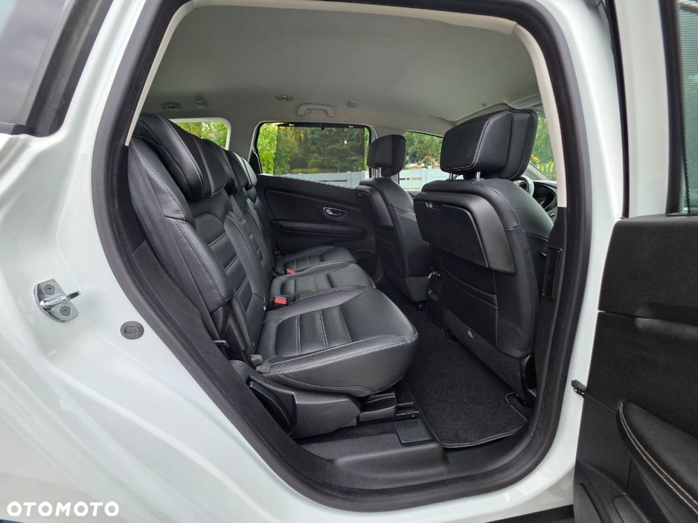 Renault Grand Scenic - 21