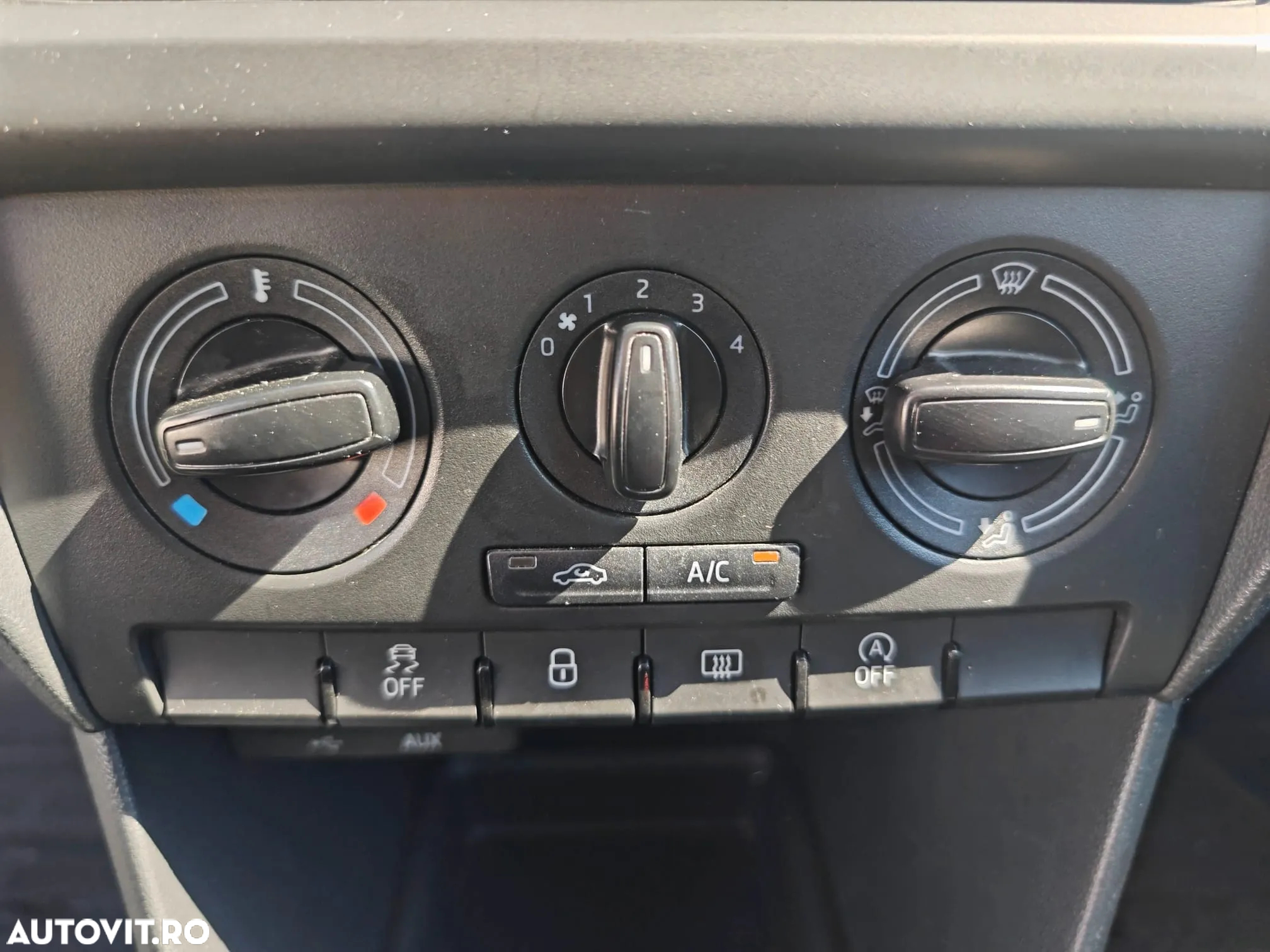 Skoda RAPID 1.2 TSI Ambition - 15