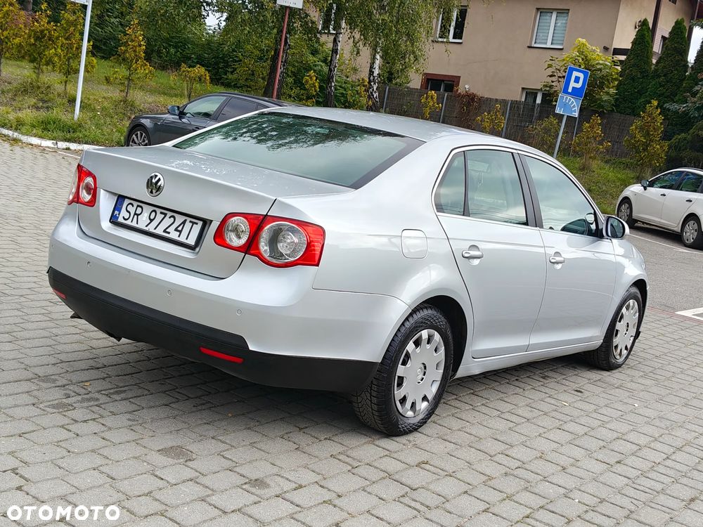 Volkswagen Jetta 1.6 Comfortline - 13