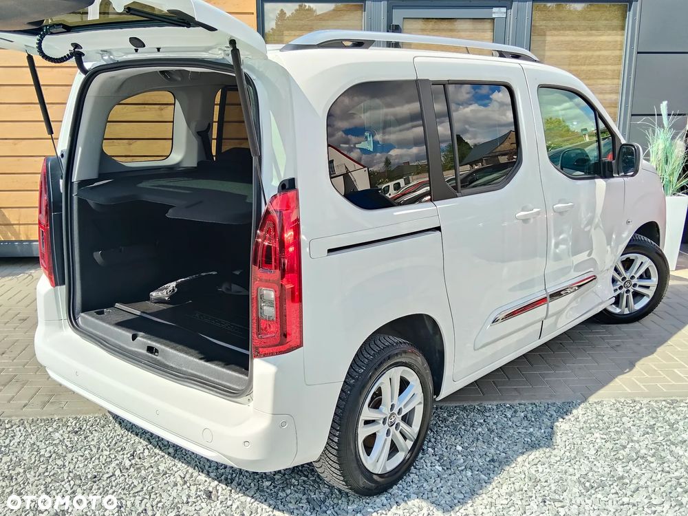 Toyota Proace City Verso 1.2 Turbo L1 Team Deutschland - 21
