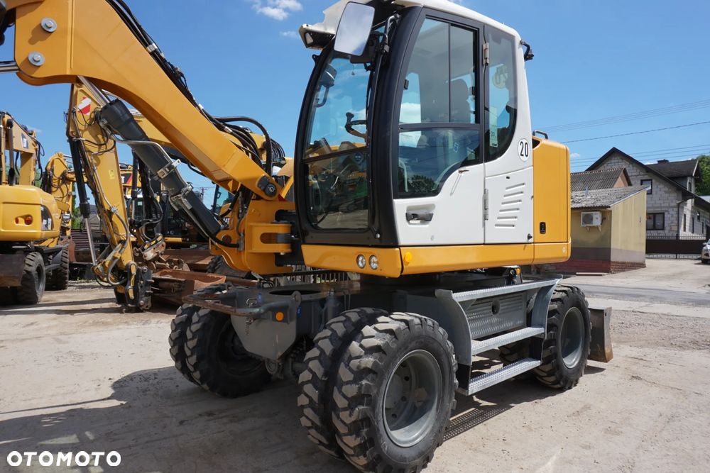 Liebherr A 910 - 8