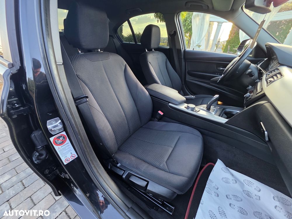 BMW Seria 3 320d Aut. Sport Line - 10