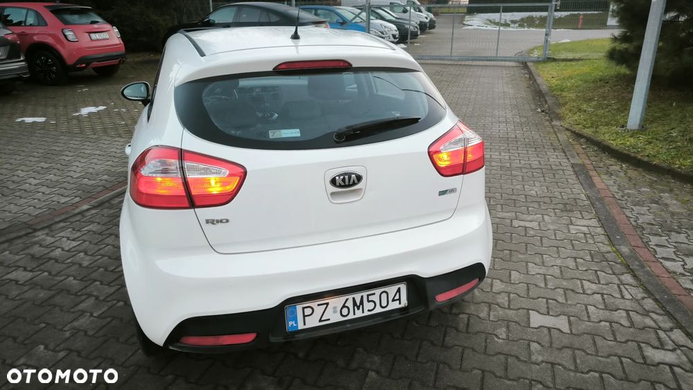 Kia Rio 1.2 Attract - 12