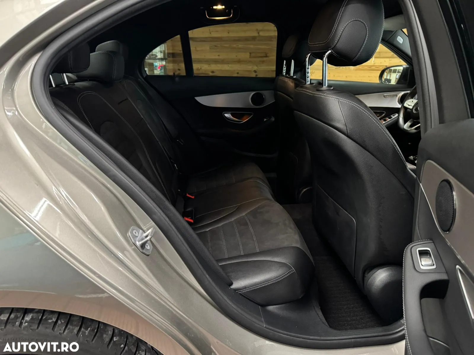 Mercedes-Benz C 220 d 4Matic T 9G-TRONIC AMG Line - 12