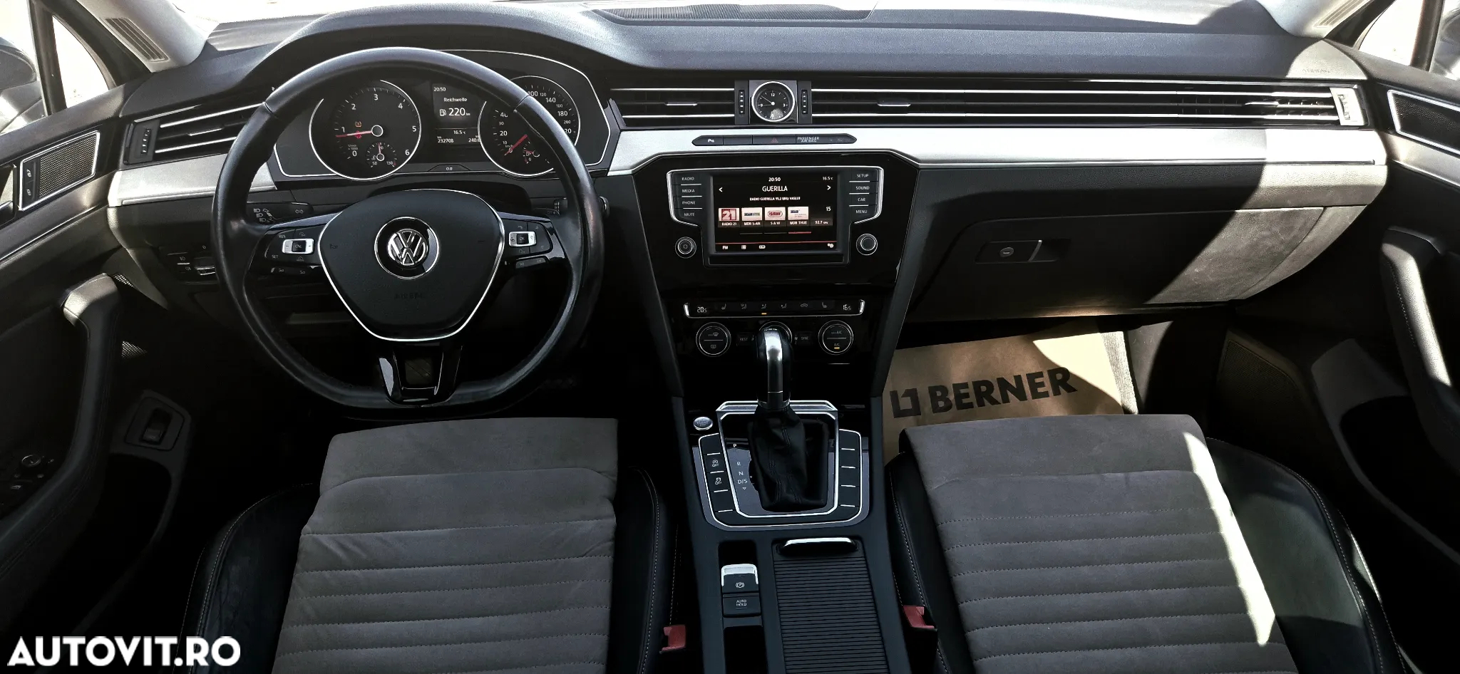 Volkswagen Passat Variant 2.0 TDI DSG Comfortline - 12