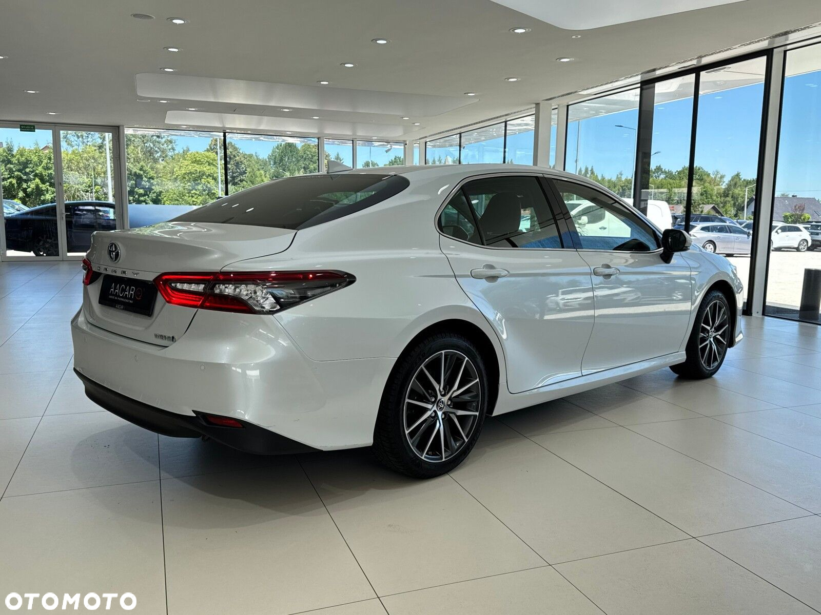 Toyota Camry - 5
