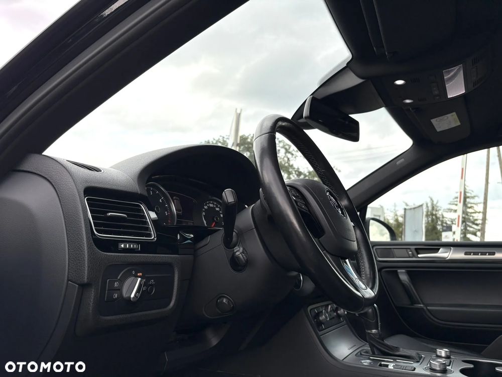 Volkswagen Touareg 3.0 V6 TDI BMT Perfectline R-Style - 10