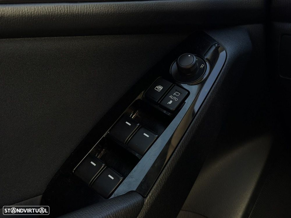 Mazda 3 1.5 Sky-D Excellence Navi - 13