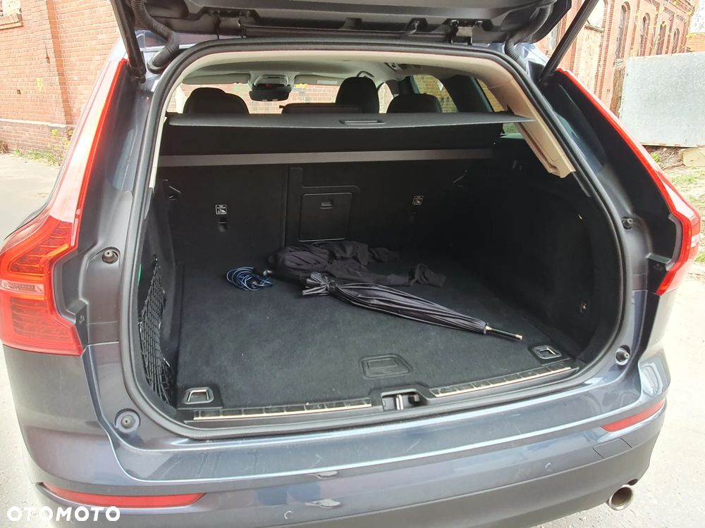 Volvo XC 60 B4 B Geartronic Momentum Pro - 29