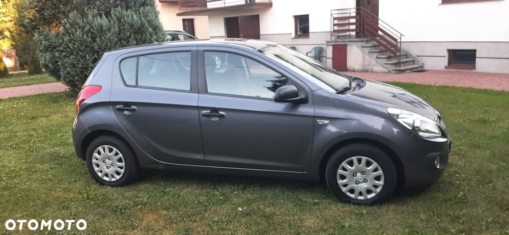 Hyundai i20 - 24