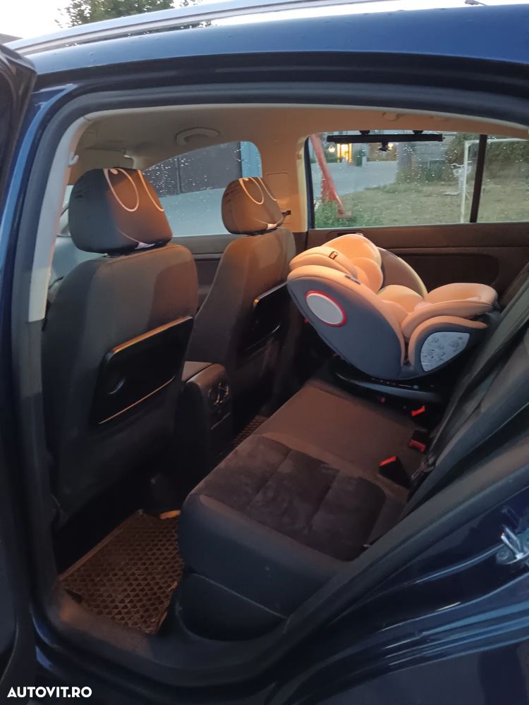 Volkswagen Golf Plus - 8