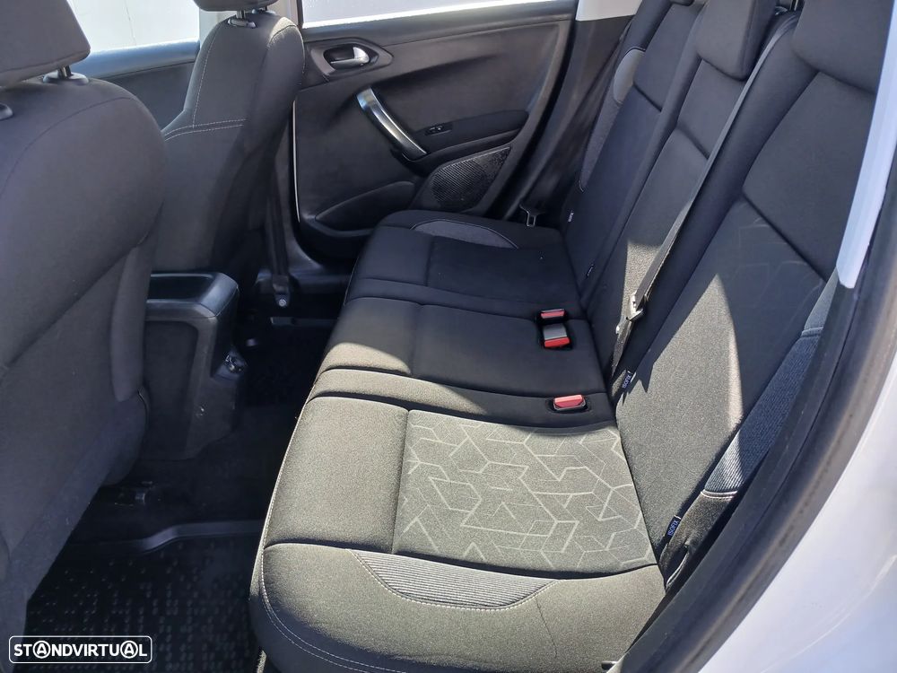 Peugeot 2008 1.2 PureTech Style - 17