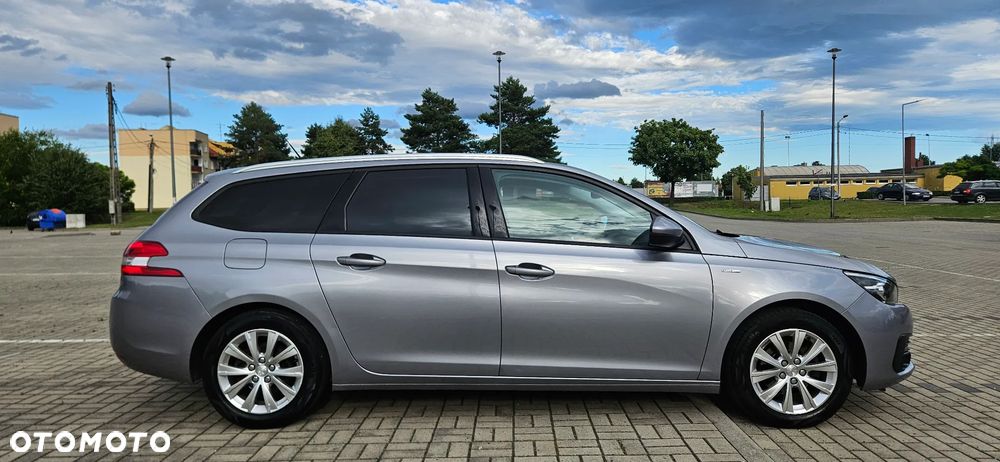Peugeot 308 SW PureTech 110 Stop & Start Style - 17
