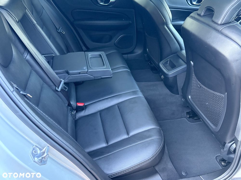 Volvo V60 Cross Country D4 AWD Geartronic Pro - 7