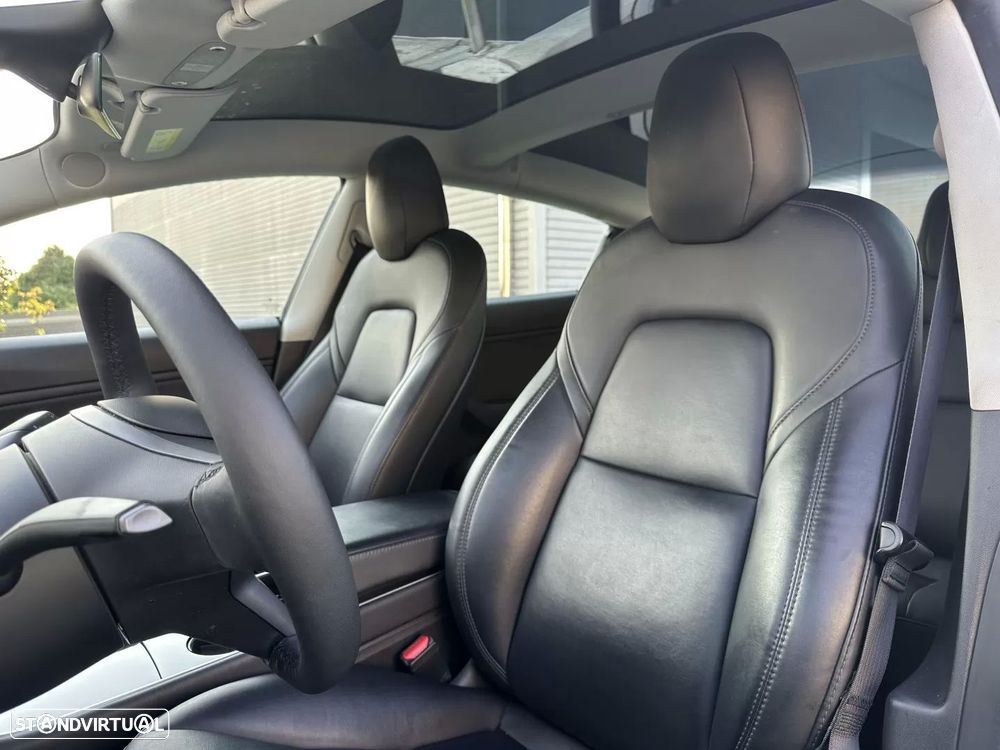 Tesla Model 3 Long-Range Dual Motor AWD - 31