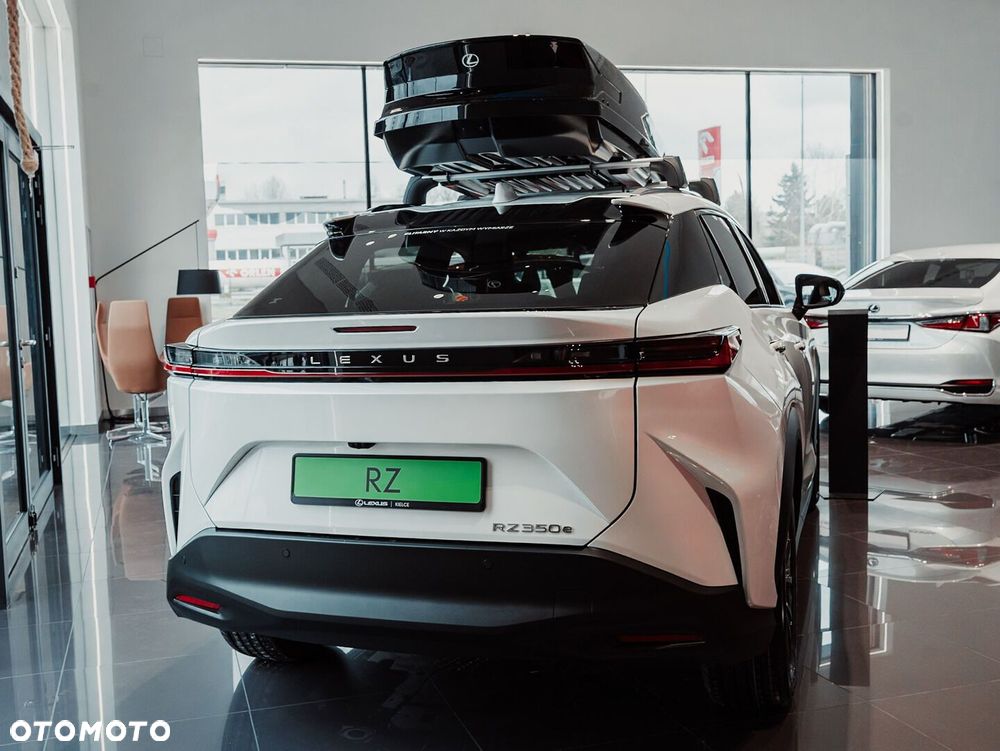 Lexus RZ - 2