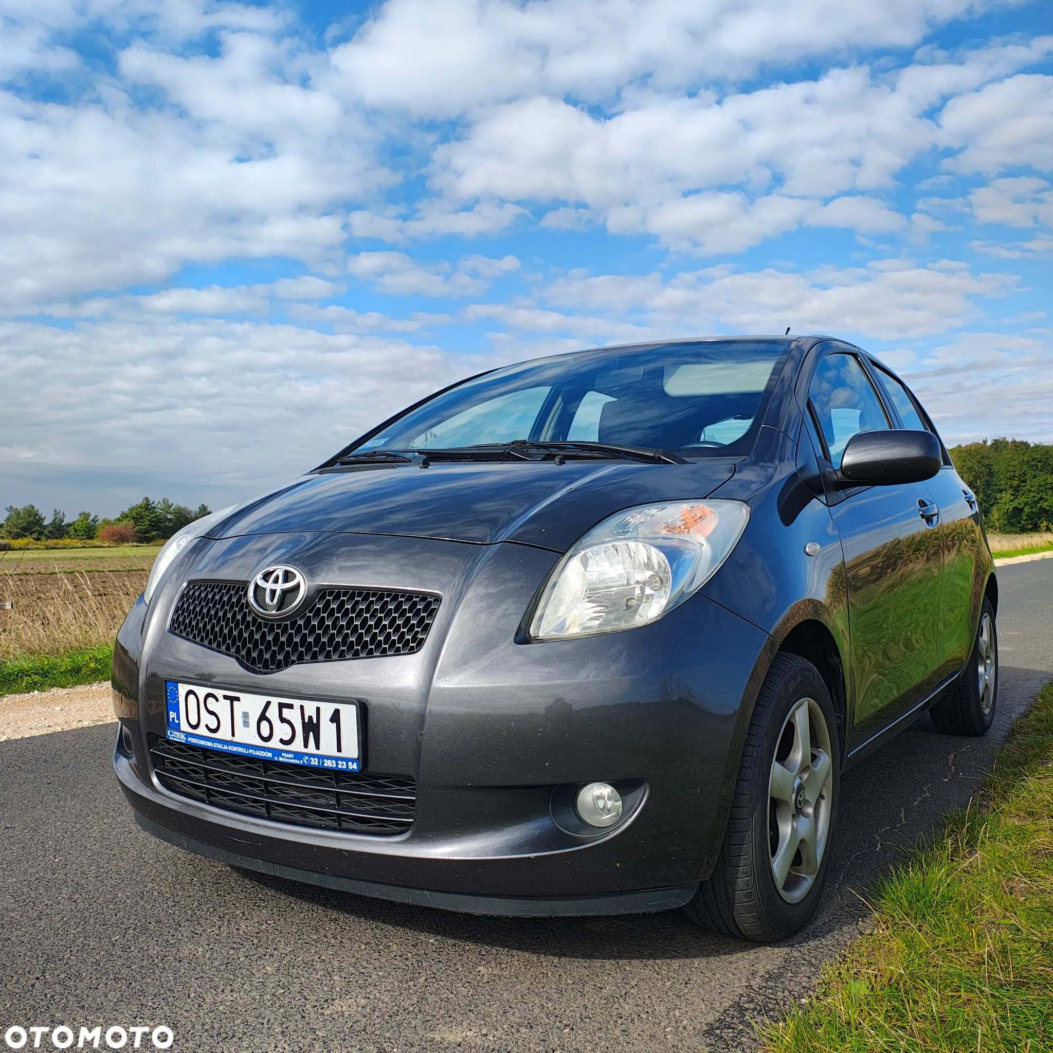 Toyota Yaris 1.3 Luna A/C - 2
