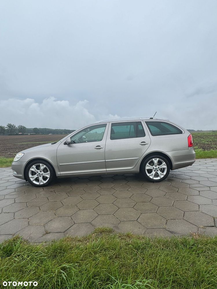 Skoda Octavia 2.0 TDI DPF Elegance DSG - 6