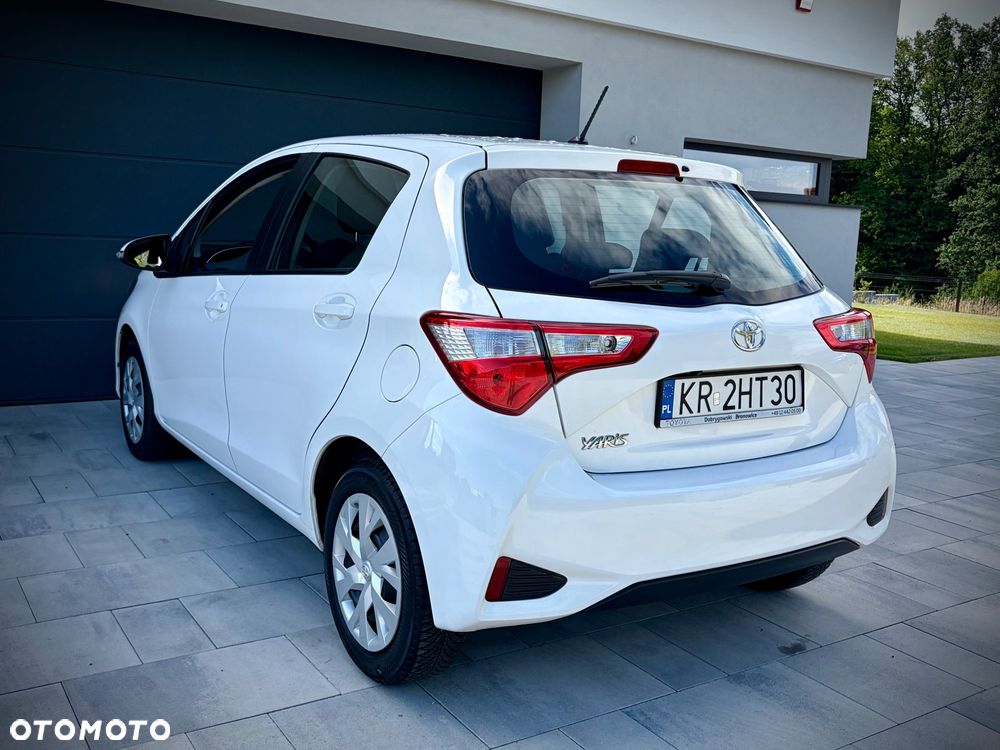 Toyota Yaris 1.5 Premium - 4
