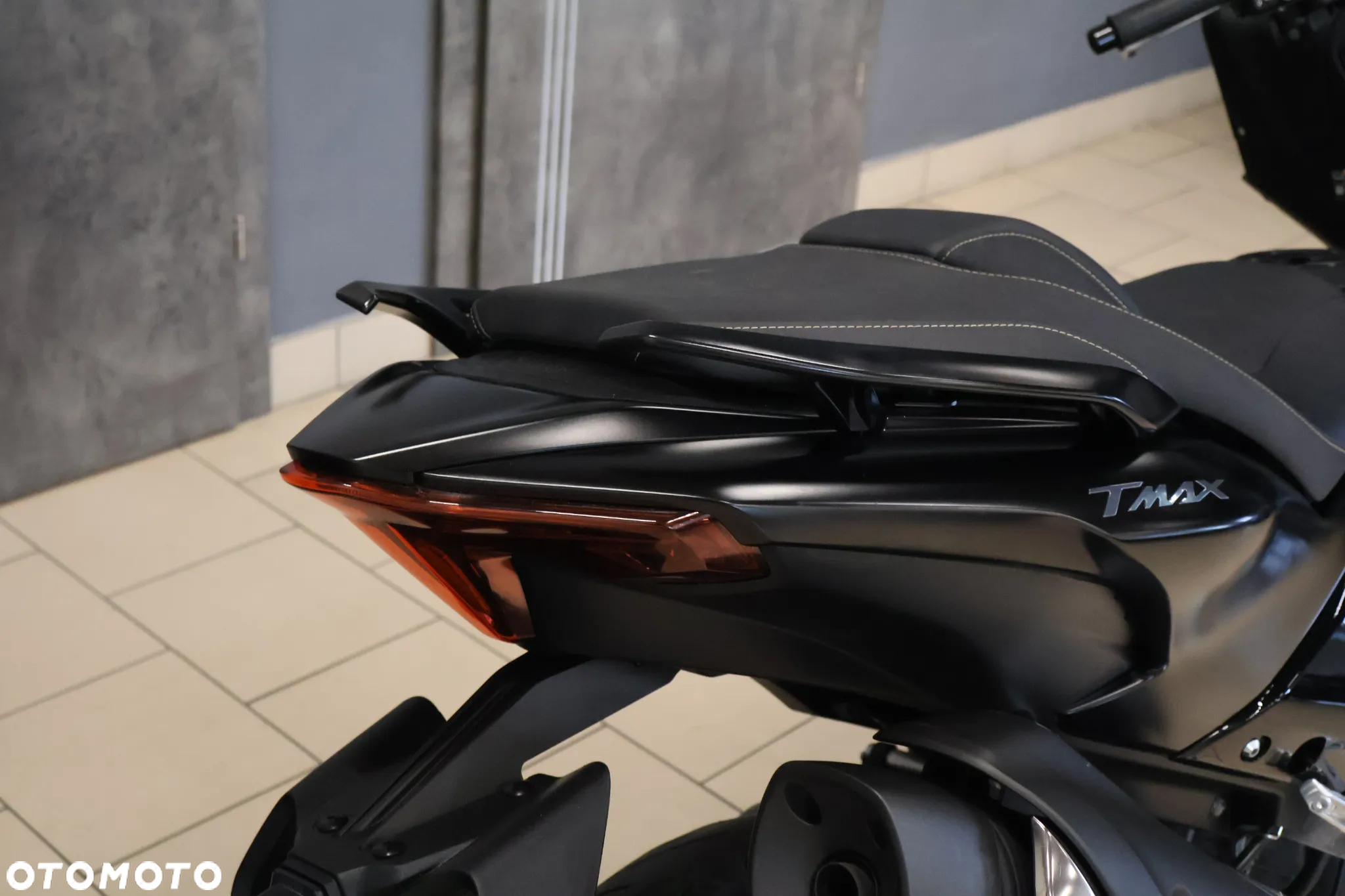 Yamaha Tmax - 16