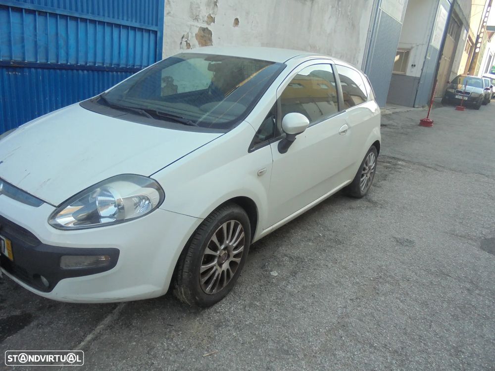 PUNTO EVO COMERCIAL PARA PEÇAS MOTOR AVARIADO 6 V - 2