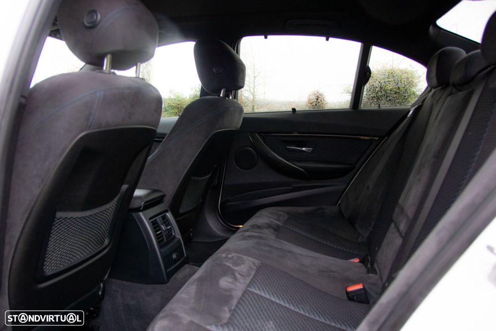 BMW 330 e iPerformance Pack M - 43