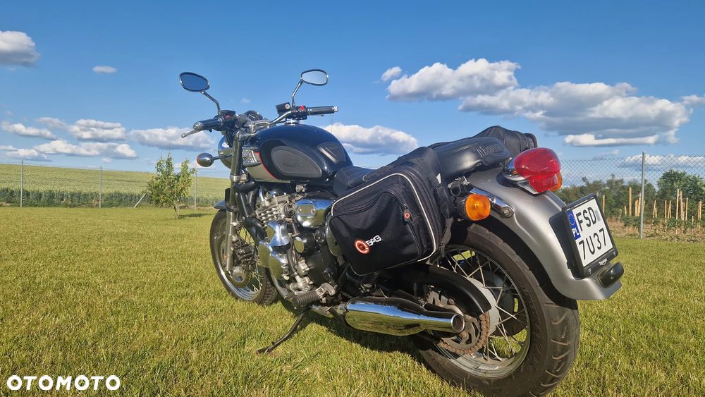 Triumph Thunderbird - 4
