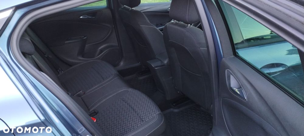 Opel Astra 1.4 Turbo Edition - 11