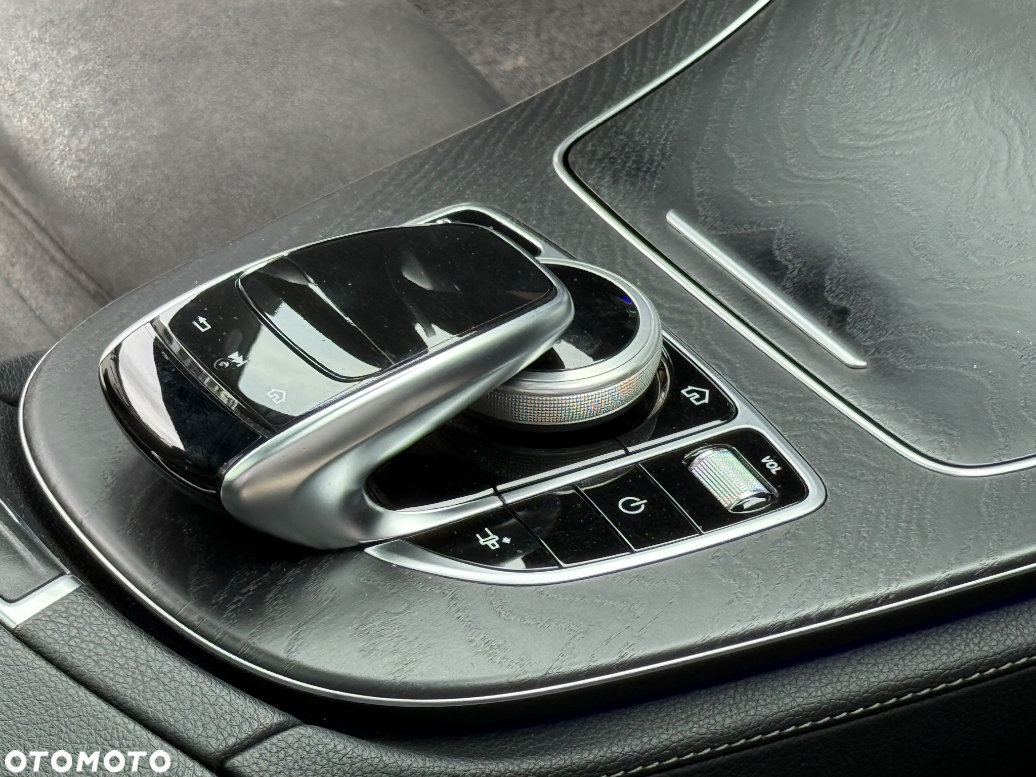 Mercedes-Benz Klasa E 220 d Coupe 4-Matic 9G-TRONIC - 20