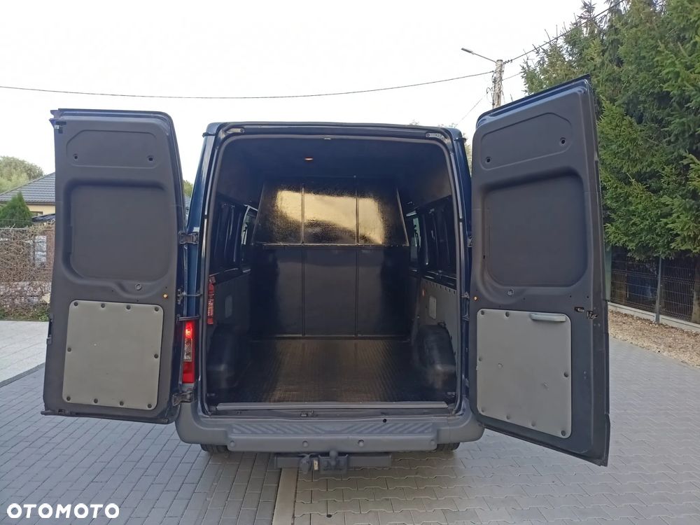 Ford Transit 300L Trend - 10