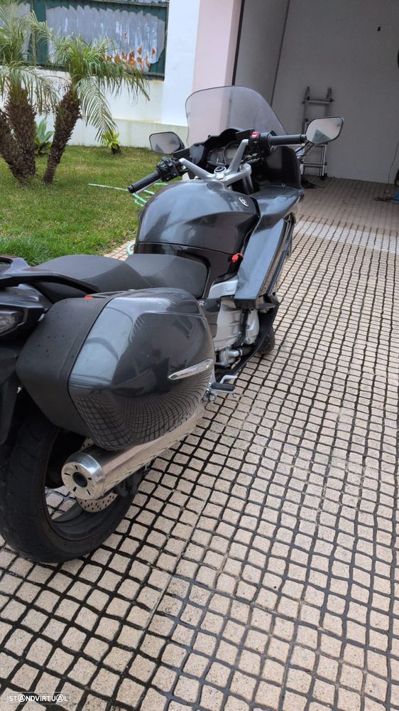Yamaha FJR - 2