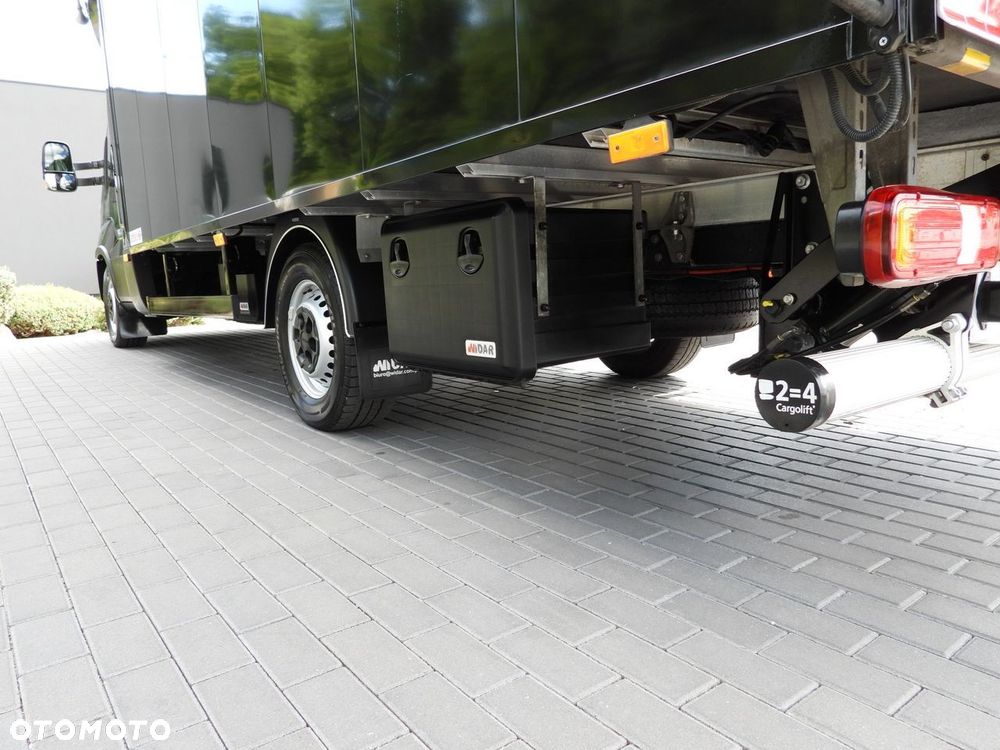 Iveco DAILY 35S18 KONTENER WINDA 8 PALET WEBASTO TEMPOMAT NAWIGACJA LEDY PNEUMATYKA KLIMATYZACJA  180KM - 17