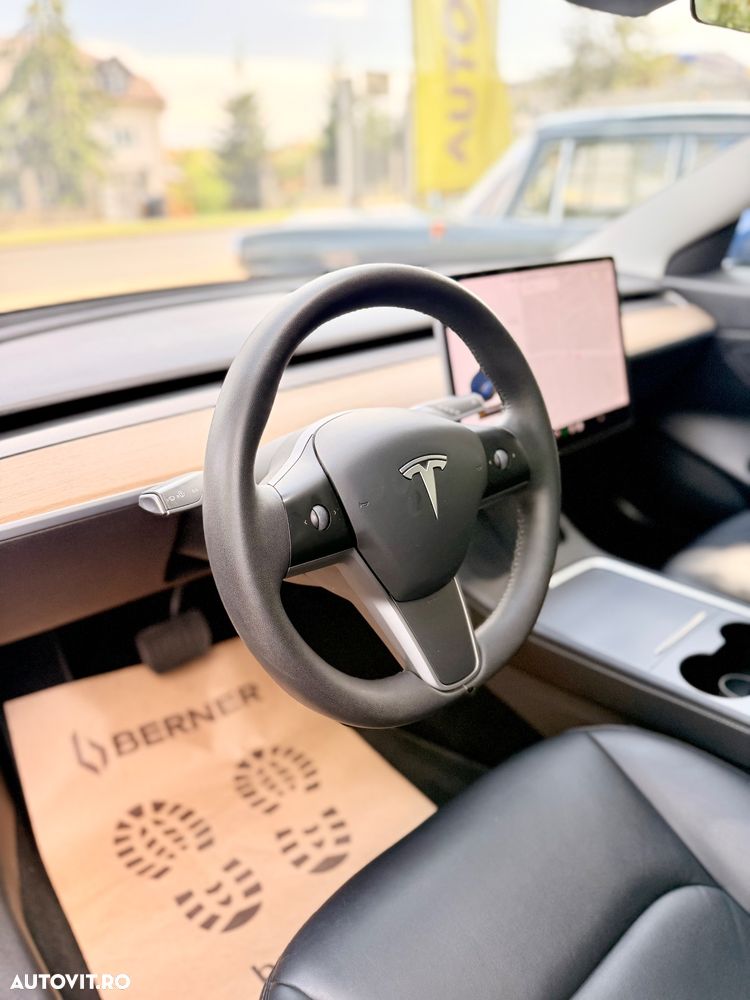 Tesla Model 3 - 18