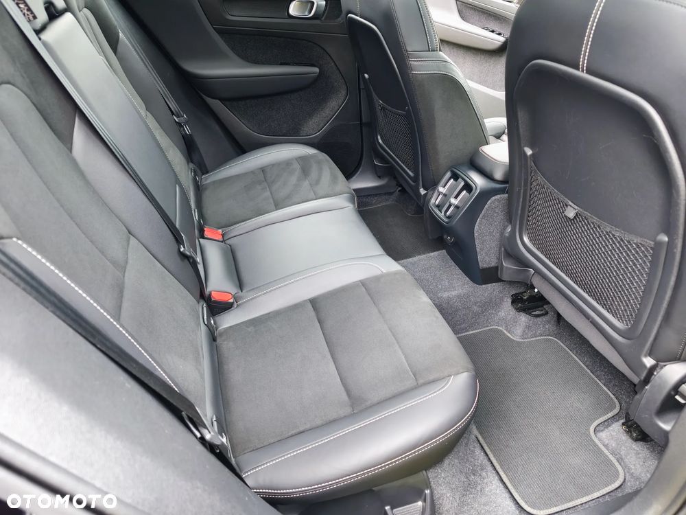 Volvo XC 40 B4 B R-Design - 19