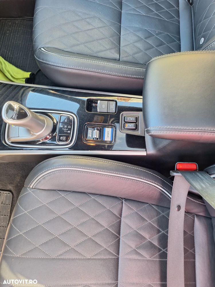 Mitsubishi Outlander 2.4 4WD Diamant+ - 26