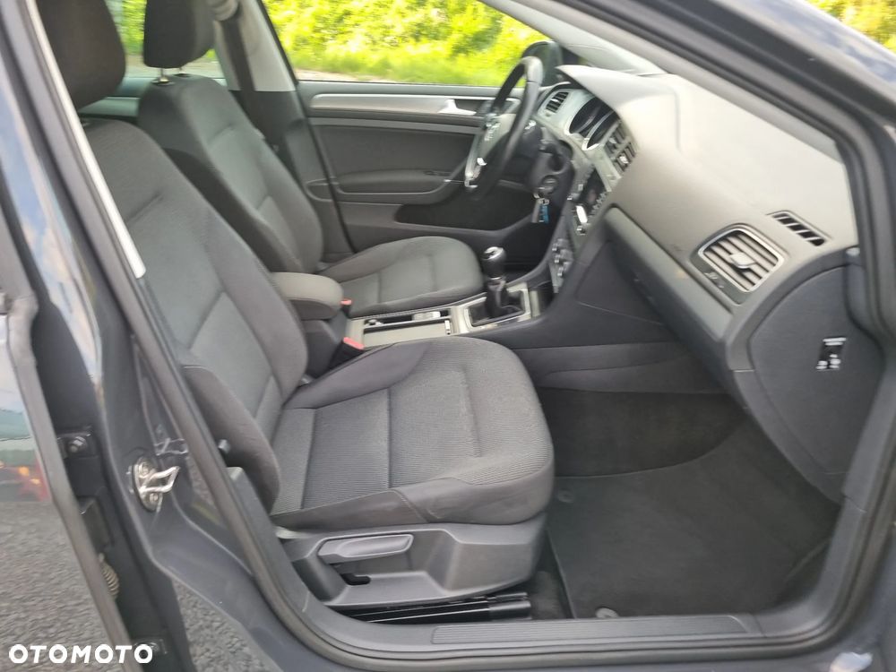 Volkswagen Golf 1.6 TDI BlueMotion Technology Comfortline - 23