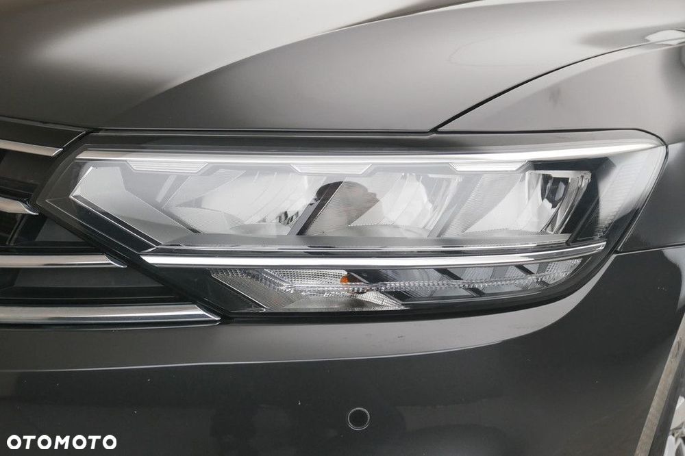 Volkswagen Passat Variant 2.0 TSI Business DSG - 13