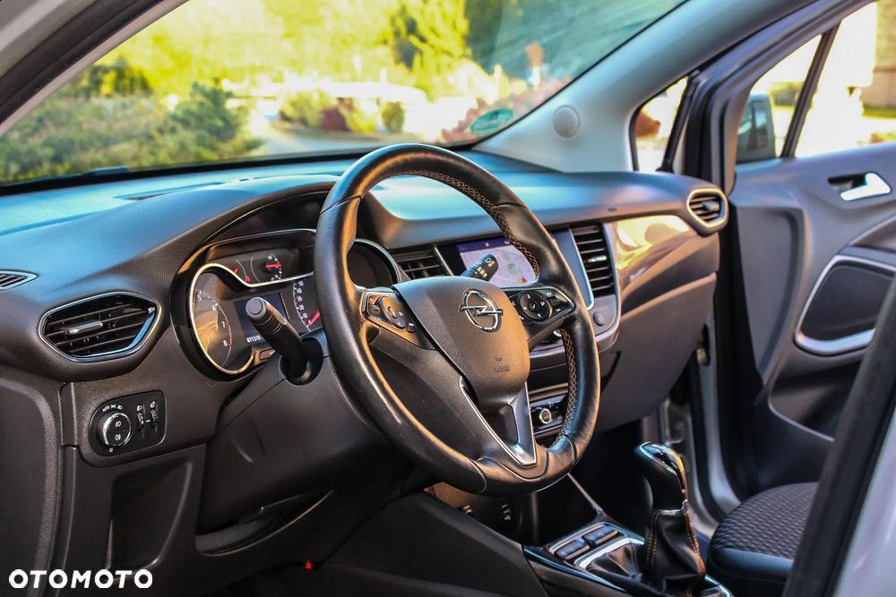 Opel Crossland X 1.2 T Design Line S&S - 31