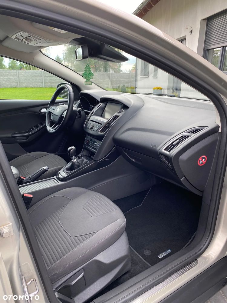 Ford Focus 1.0 EcoBoost Trend Sport - 34