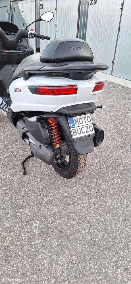 Piaggio MP-3 - 8