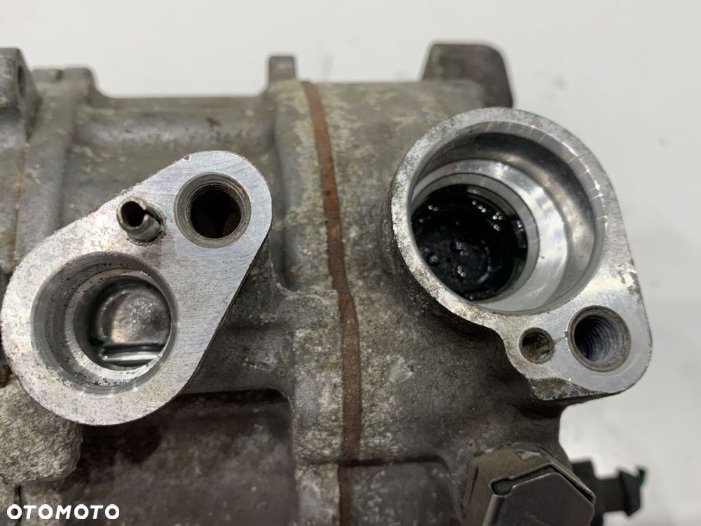 SPRĘŻARKA KLIMATYZACJI  VW GOLF VII (5G1, BQ1, BE1, BE2) 2012 - 2022 1.6 TDI 81 kW [110 KM] olej - 2