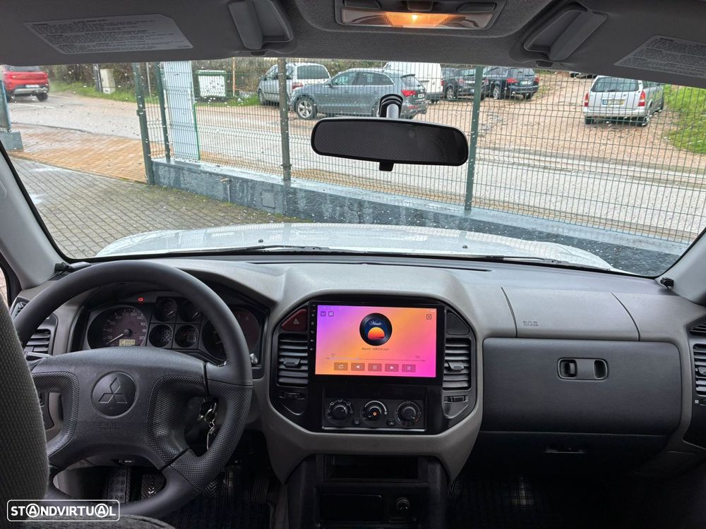 Mitsubishi Pajero 3.2 DI-D GLS - 17