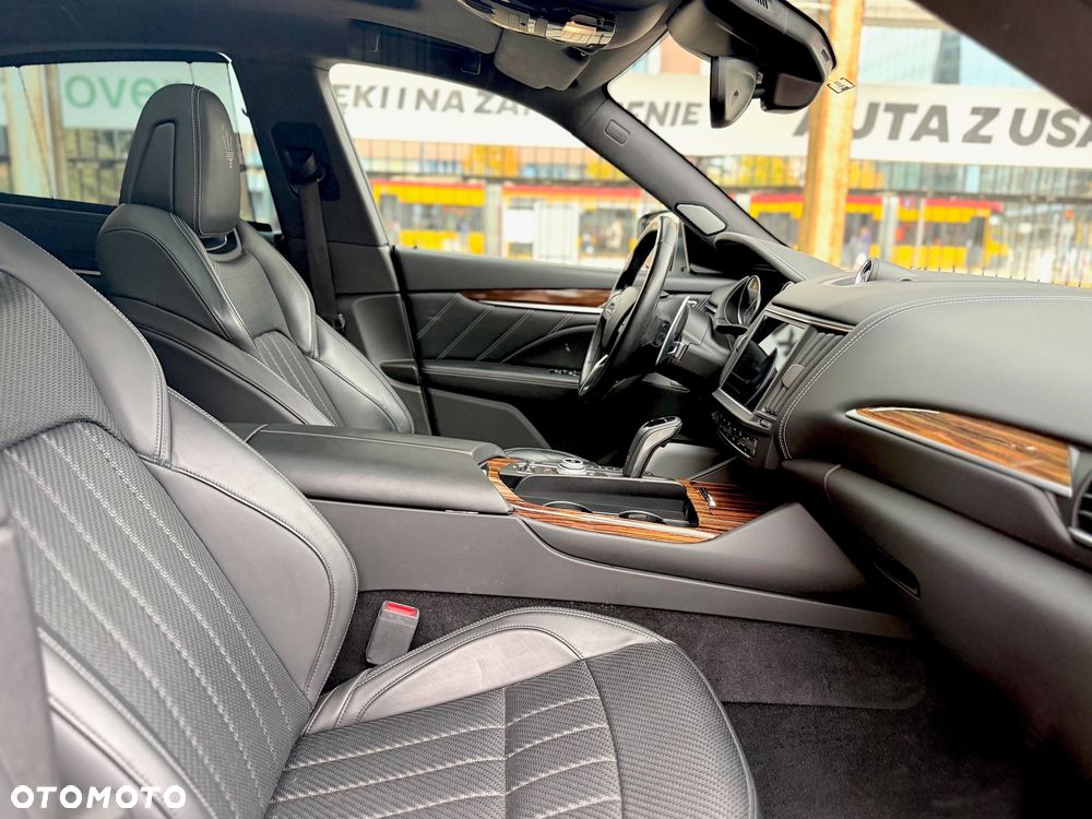 Maserati Levante S Q4 GranLusso - 30