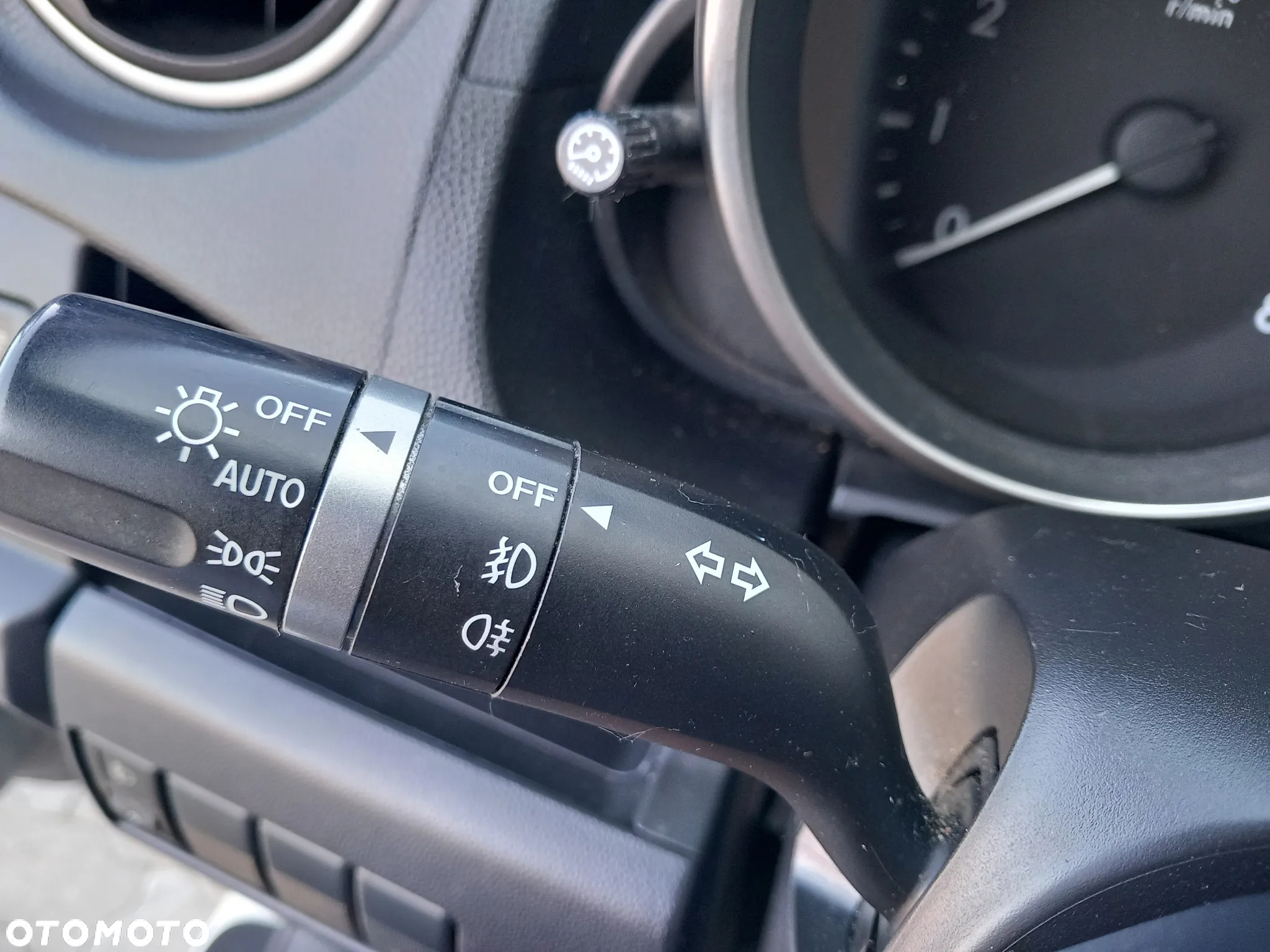 Mazda 5 2.0 MZR-DISI i-stop Sendo - 25