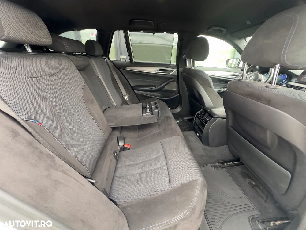 BMW Seria 5 530d xDrive AT - 26