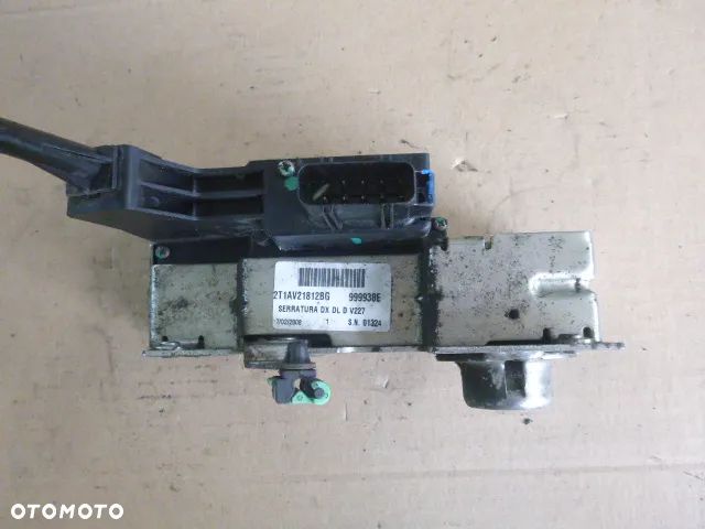 CENTRALNY ZAMEK PRAWY PRZÓD PRAWY PRZEDNI FORD TRANSIT CONNECT - 20