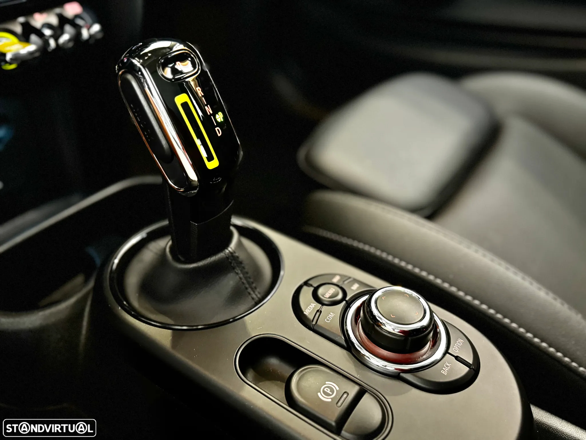 MINI 3 Portas Cooper SE Premium Extra Essential - 5