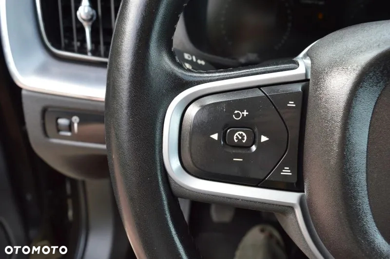 Volvo XC 60 D3 Momentum - 27