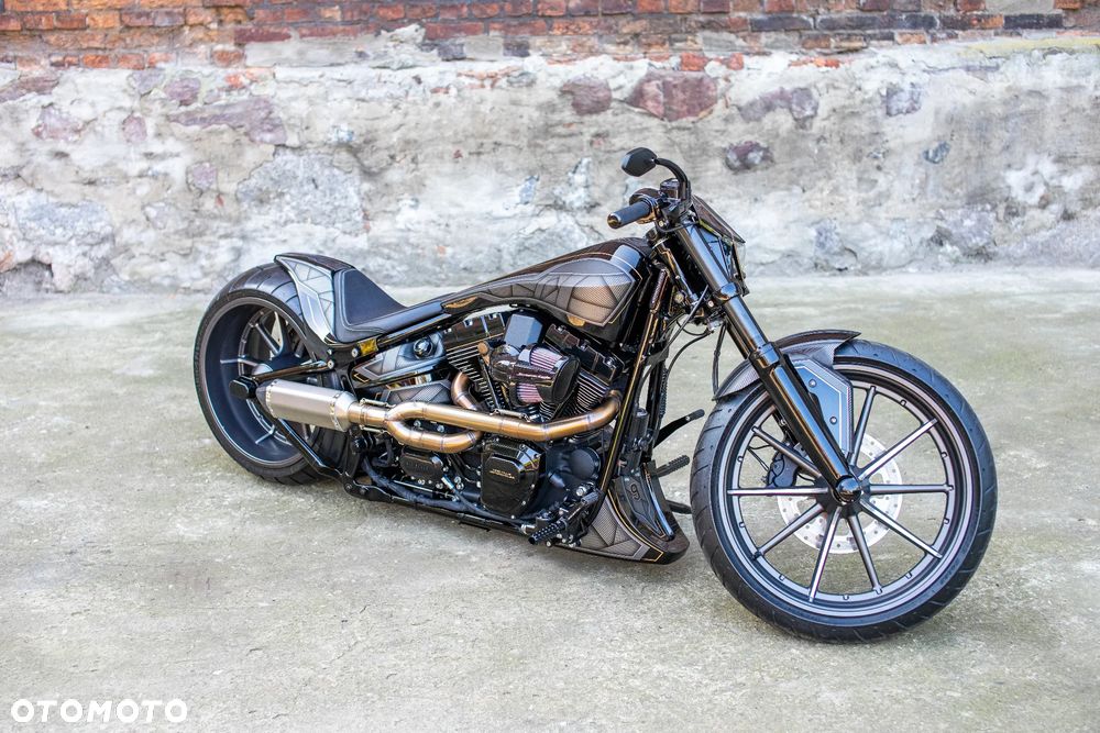 Harley-Davidson Softail Breakout - 8